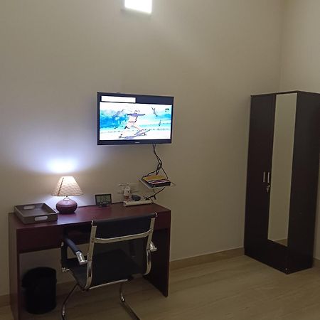 Iris Comfort Inn チェンナイ エクステリア 写真