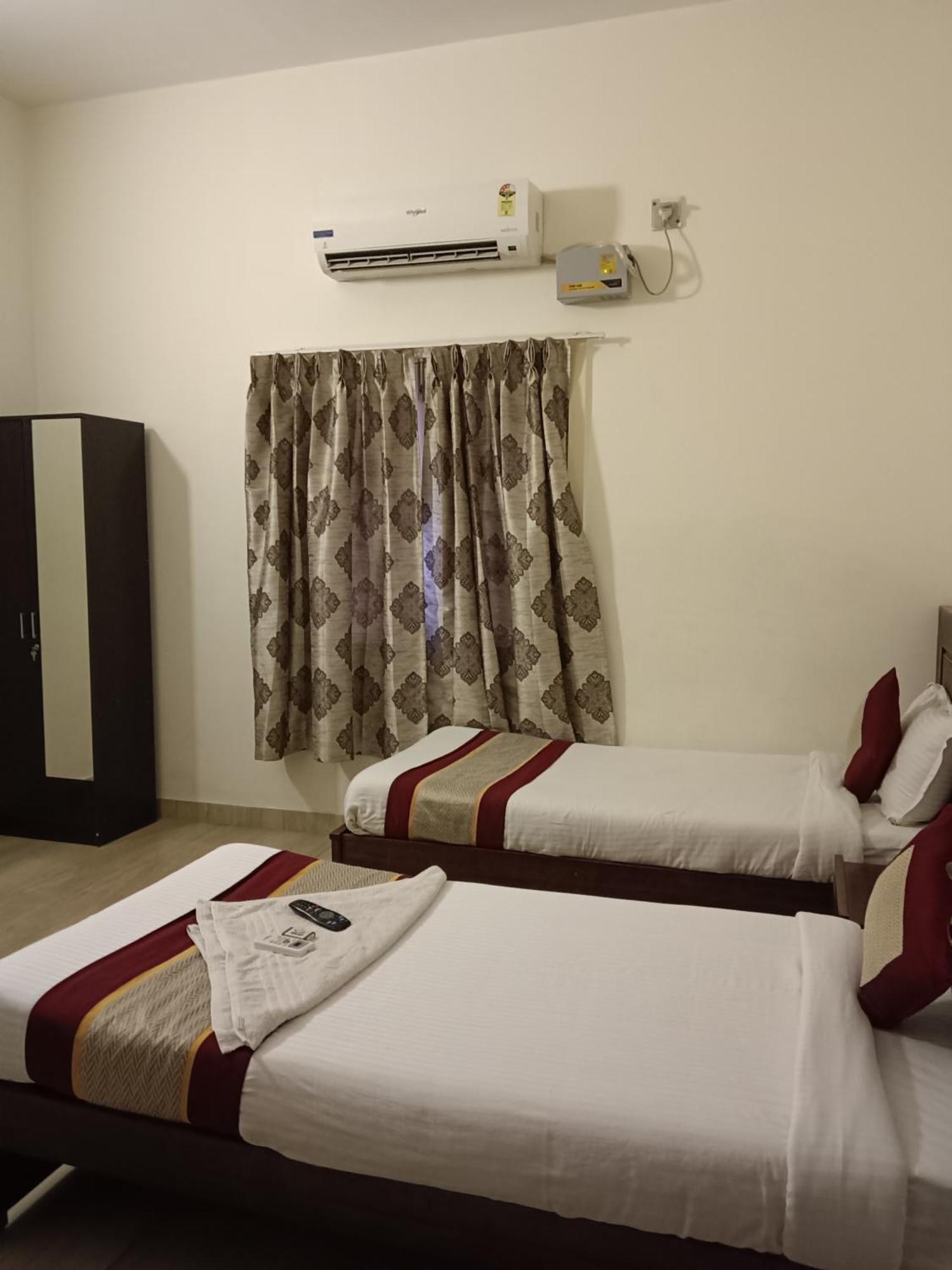 Iris Comfort Inn チェンナイ エクステリア 写真