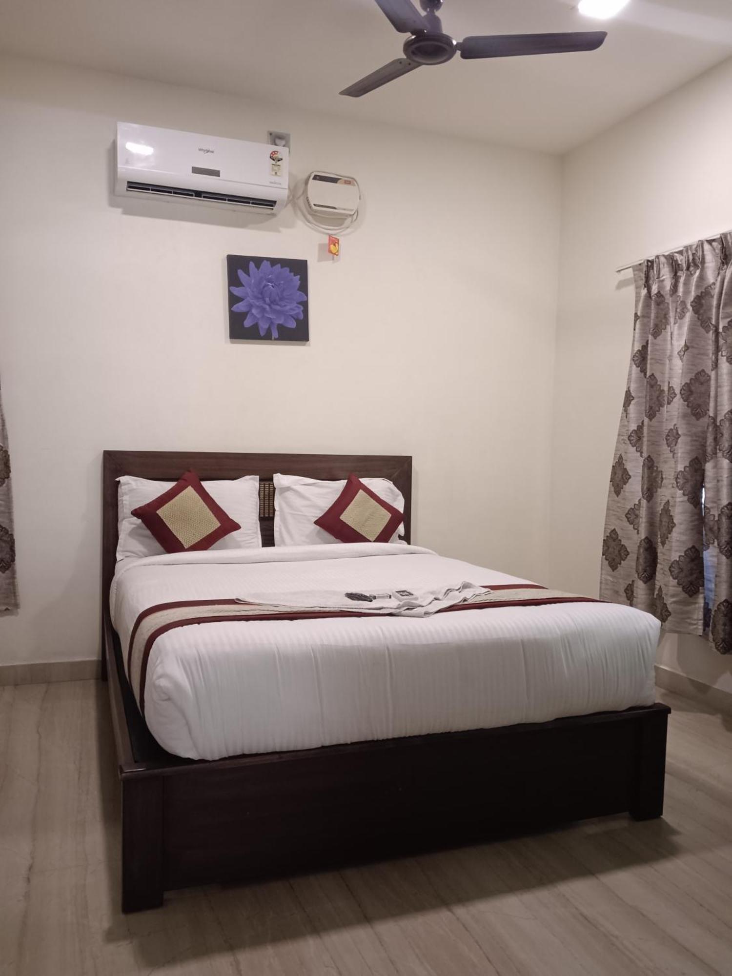 Iris Comfort Inn チェンナイ エクステリア 写真