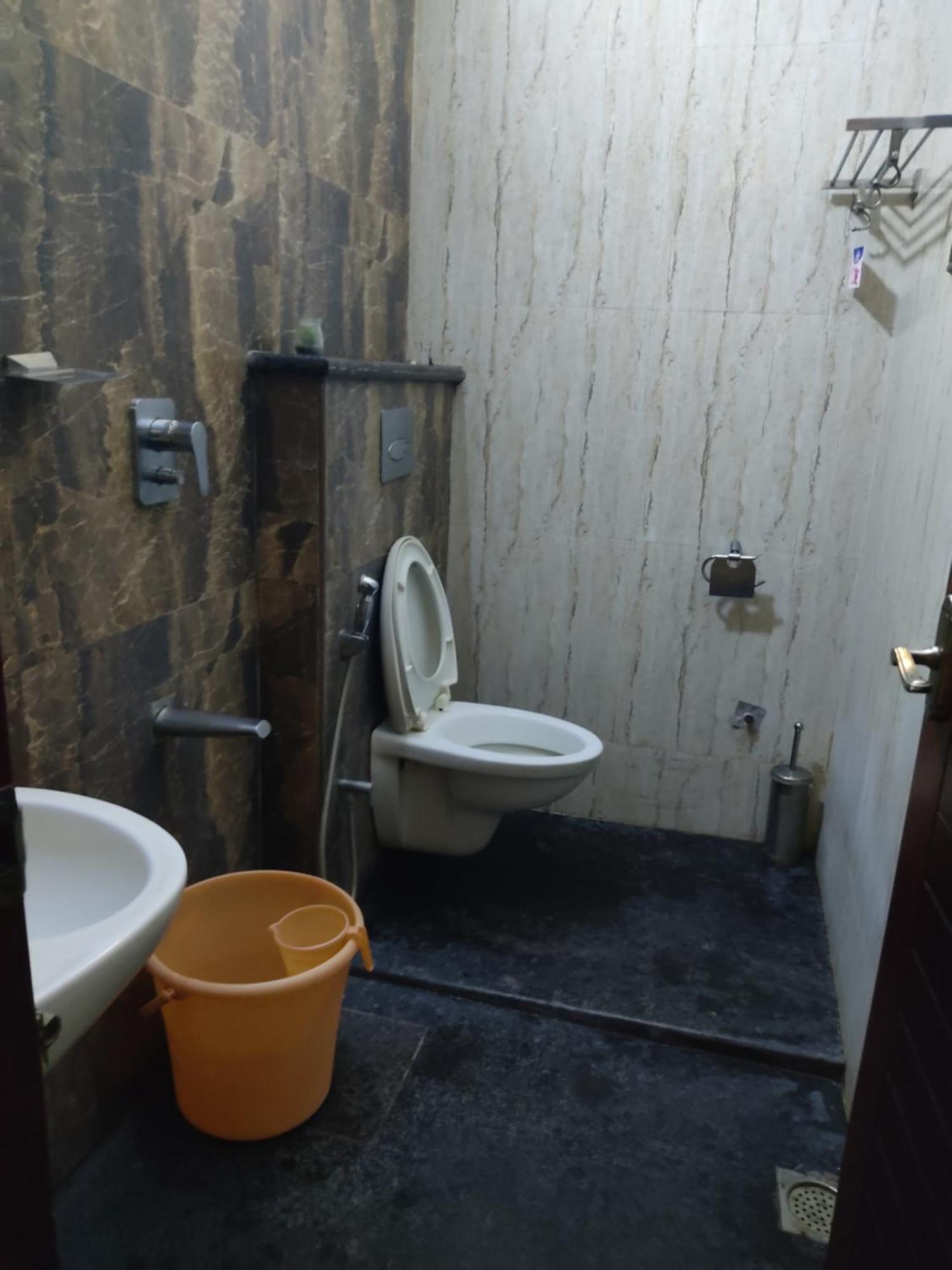Iris Comfort Inn チェンナイ エクステリア 写真