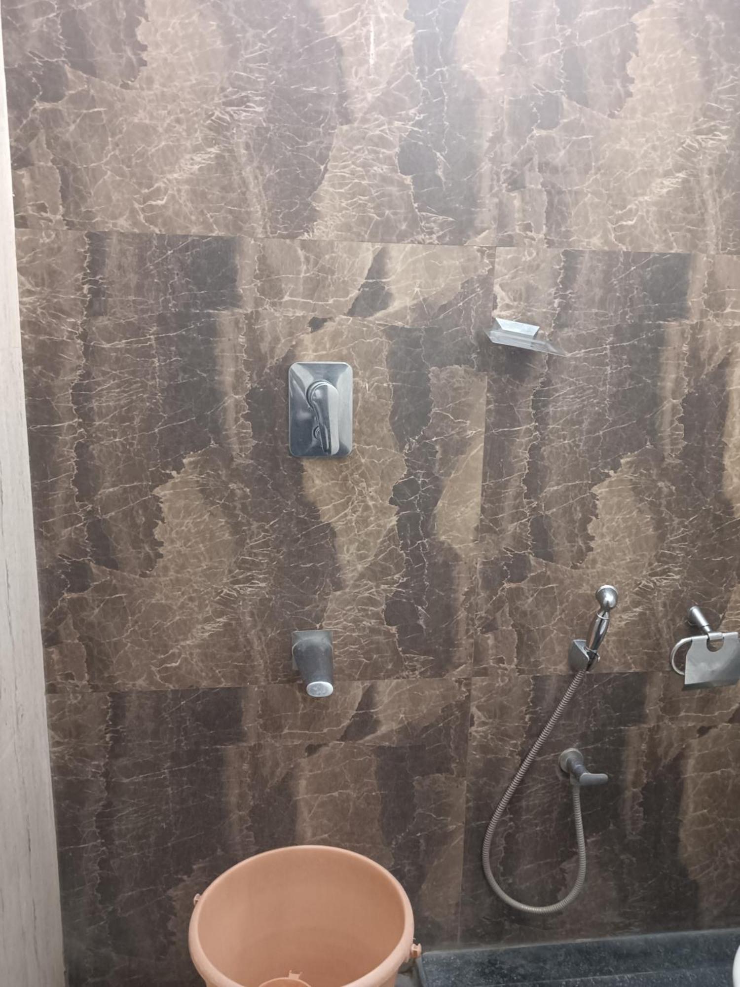 Iris Comfort Inn チェンナイ エクステリア 写真