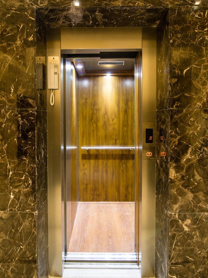 Iris Comfort Inn チェンナイ エクステリア 写真